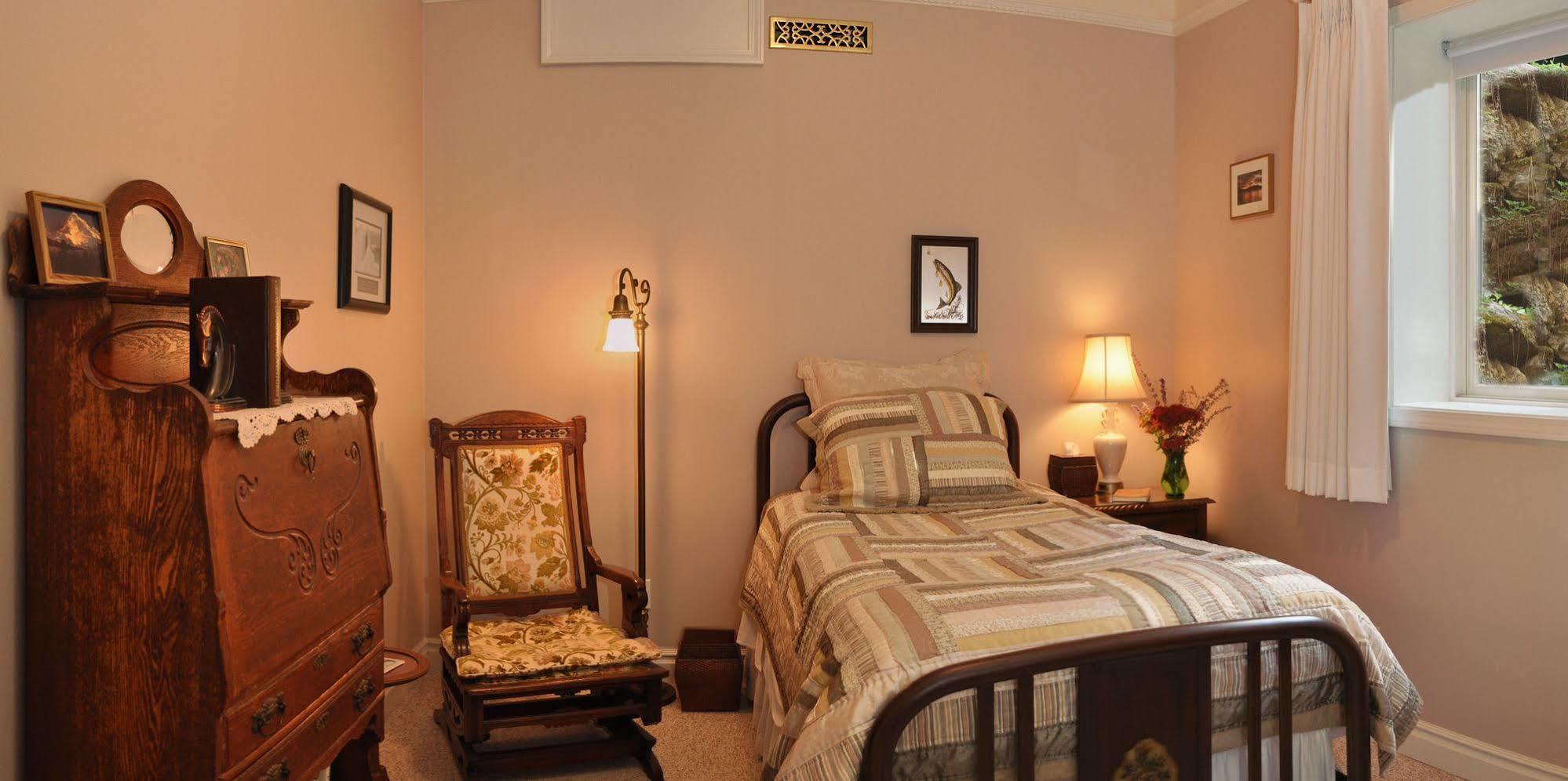 Idahome Bed And Breakfast Post Falls Exterior foto